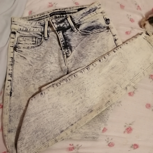 2FOR30 Denimocracy Light Wash Skinny Jeans - Picture 2 of 2